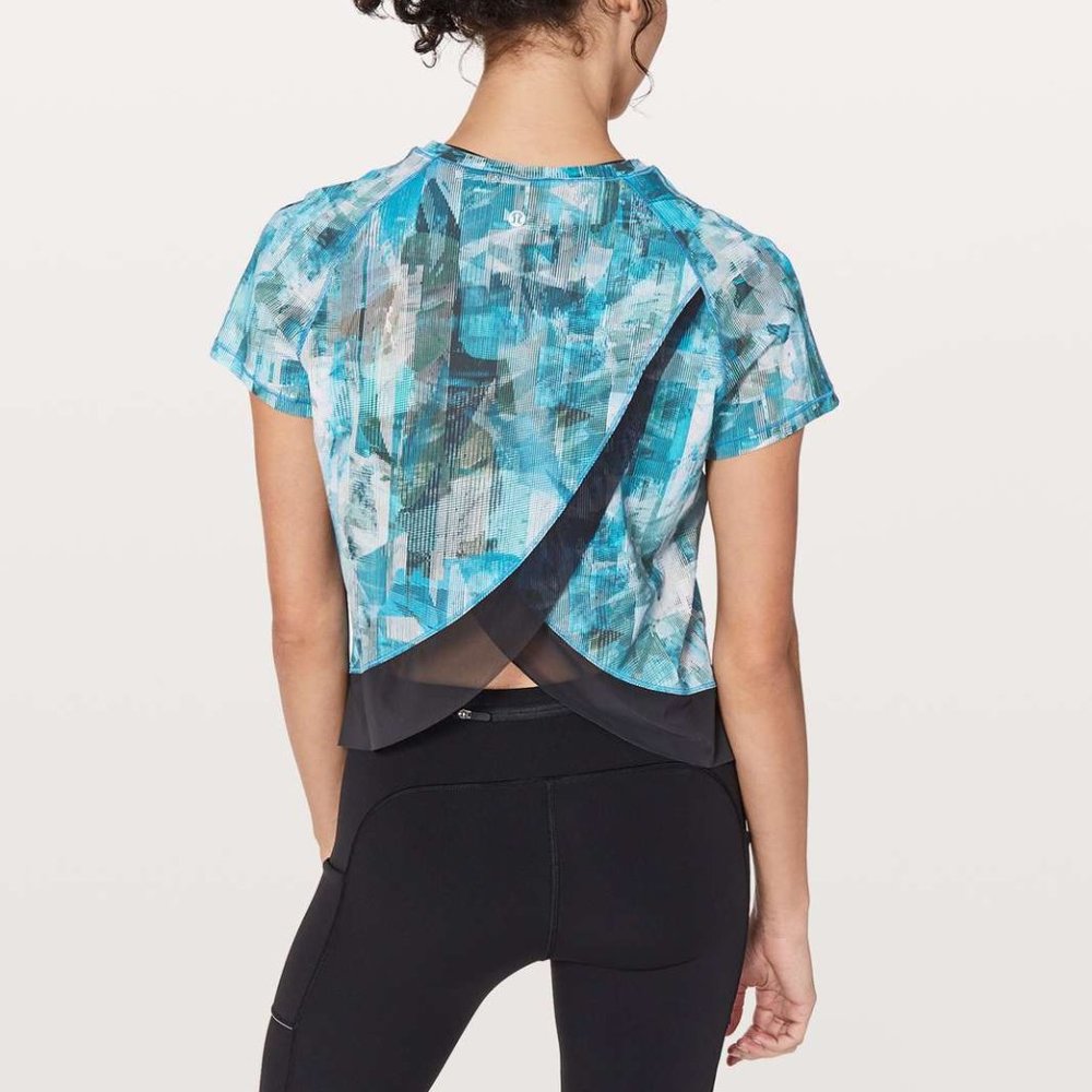 NWT sz 2 Lululemon Quick Pace Short Sleeve Sun Dazed Blue Super Dark open back